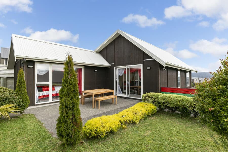 52 Tea Tree Lane, Woodridge $900,000